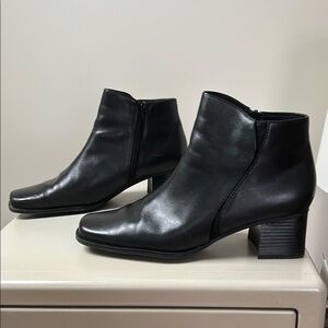 White Mountain Black Ankle Booties with Chunky Heel